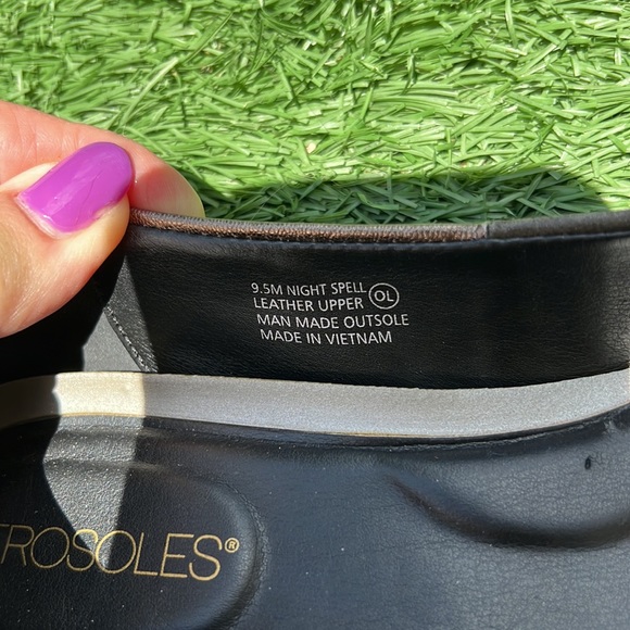 Aerosoles two-tone casual flats. Size 9.5 M Olive green and metallic gold. Cute! - Picture 6 of 7